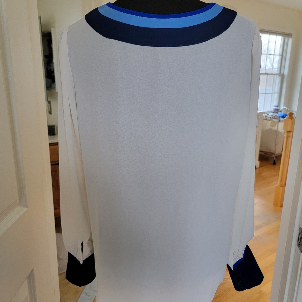 Colorblock blouse - Picture 2 of 3